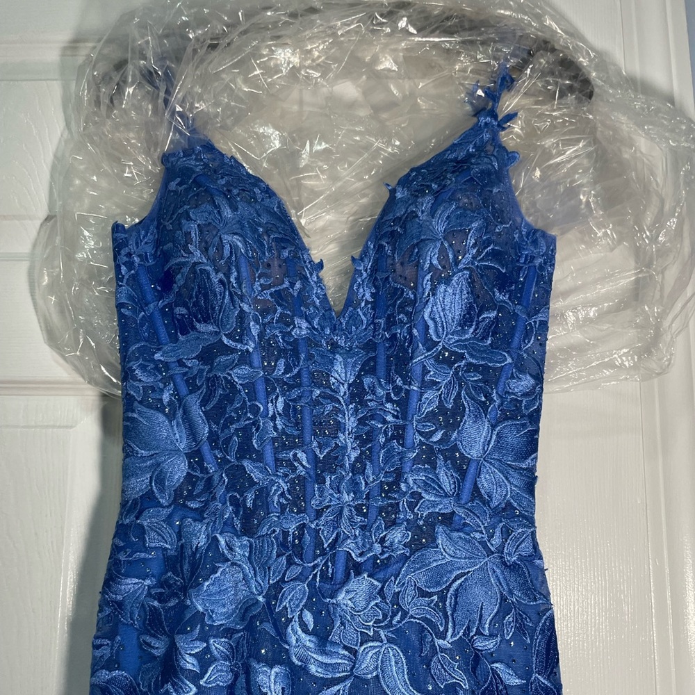 Prom Dress - Picture 4 of 7